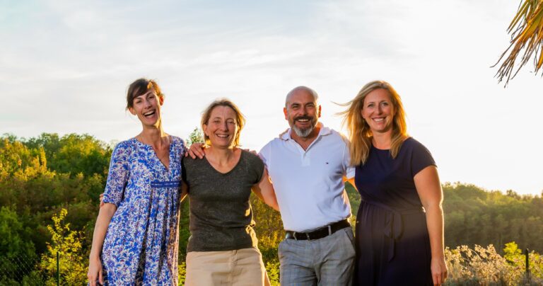 Marine, Véronique, Jérôme et Emilie, quatre membres de la team WiiSmile au service de la satisfaction des clients